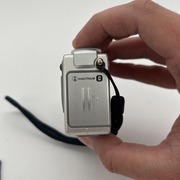 Sony Cyber-shot DSC-P5 Digital Camera Compact Tested Functional W/ Memory Card - Picture 5 of 12